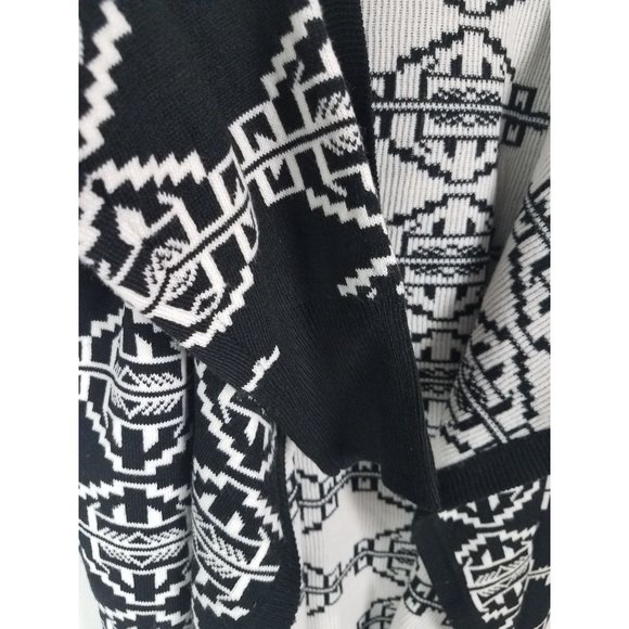 Allegra Women's Sz. 2X Black & White Aztec Long Sleeve Open Front Cardigan - Picture 5 of 8